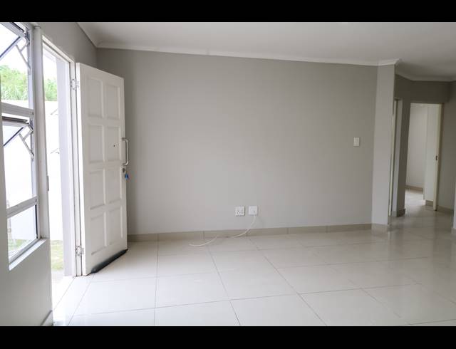 3 BEDROOM TOWNHOUSE FOR SALE IN CAMBRIDGE